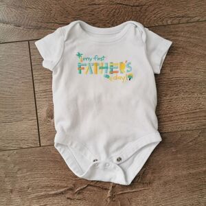 5/$10 Gymboree first father's day onesie